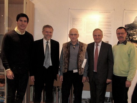 From left: Ludvig Hammeken representing Uummannaq Orphanage, Czech ambassador Zdeněk Lyčka, Erik Torm, Swiss Ambassador Deniz Feldmeyer, direktør Bent Nielsen, Arktisk Institut