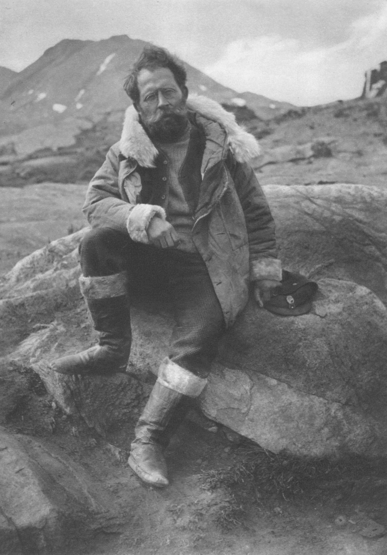 Alfred de Quervain in Ammassalik-Tasiilaq 1912